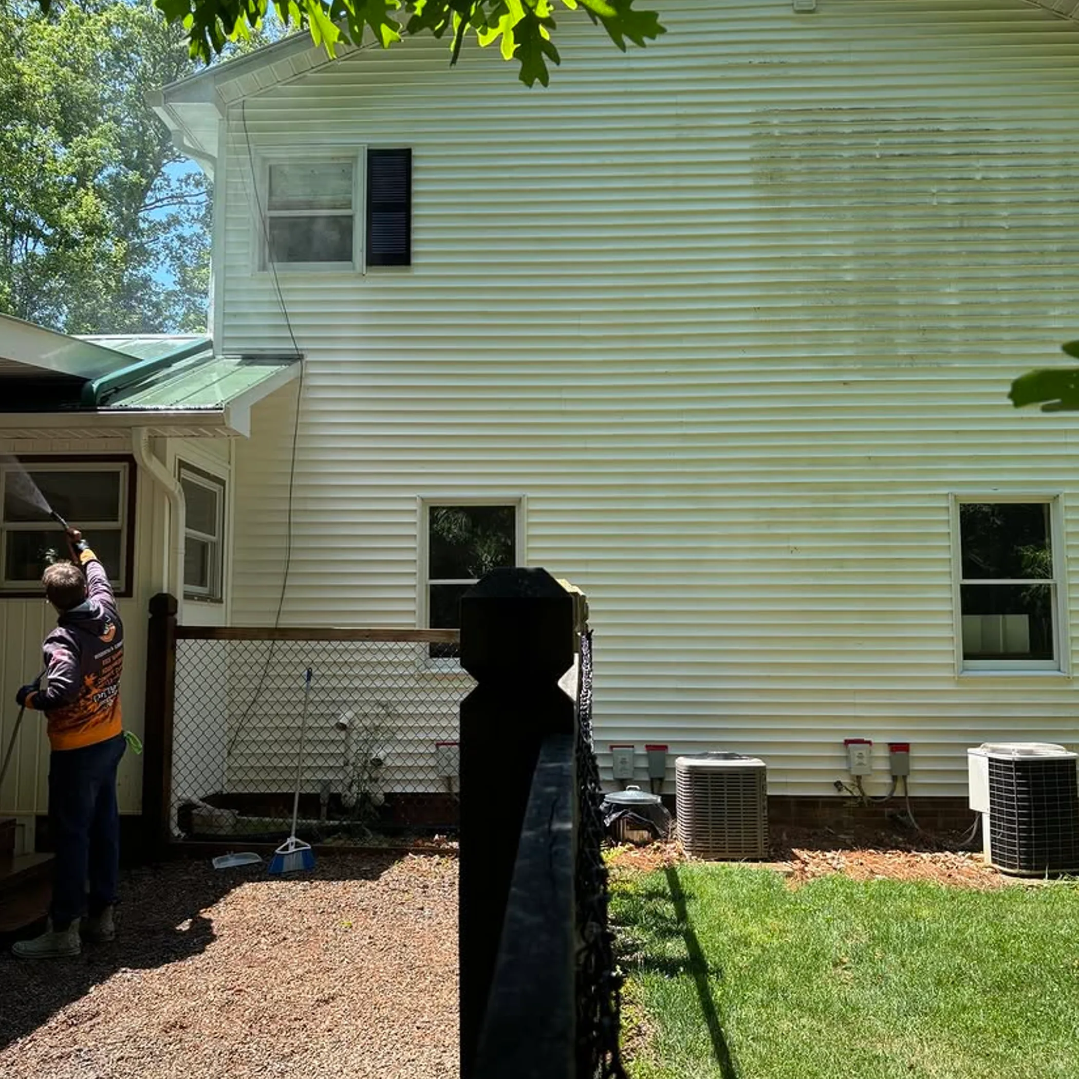 soft washing house exterior cleaning